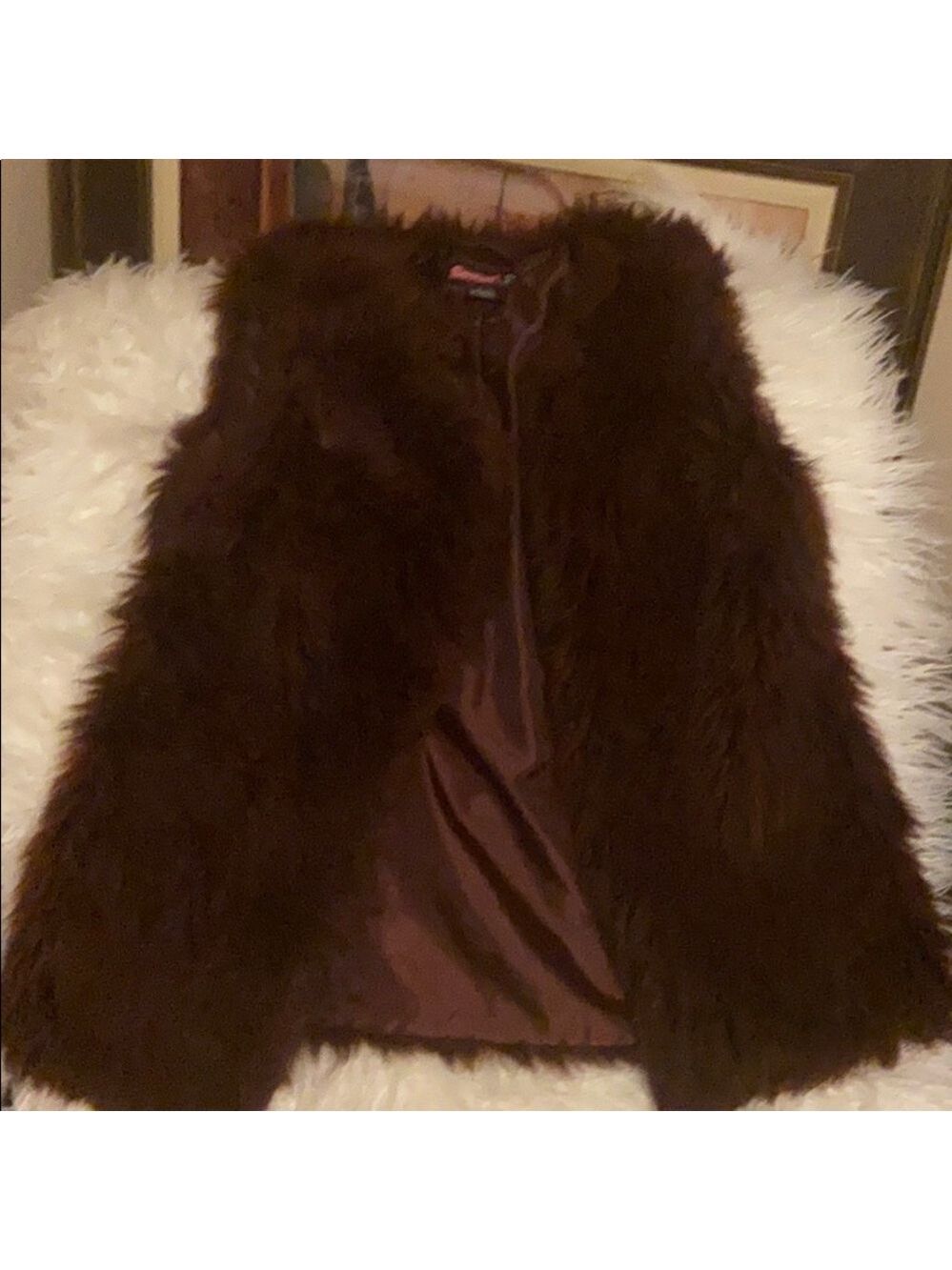 A vest - Picture 2 of 3